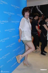 组图：吕慧仪大秀香肩美腿 杨洛婷陈君宜同场