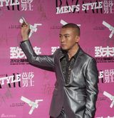 幻灯图：聂远看秀星范十足 熟男魅力受品牌青睐