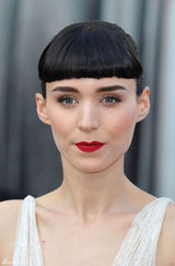 高清组图：奥斯卡红毯鲁妮-玛拉白裙圣洁