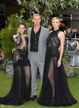 高清图：《白雪公主与猎人》伦敦首映 塞隆美艳