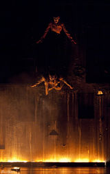 高清组图：形体戏剧《外套》大剧院首演好评如潮