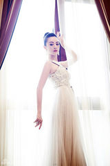 组图：刘梓娇柔美写真 清新优雅现高贵气质