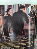 组图：港媒曝马德钟深夜醉酒与女性友人当街调情