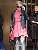 高清组图：埃文-雷切尔-伍德街拍 皮衣配红裙