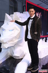 组图：韦礼安新专辑遇瓶颈 生日得内衣蛋糕醒脑