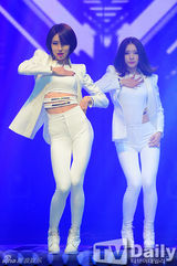 组图：韩女团Dal★shabet发新碟大秀性感舞姿