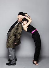 幻灯图：文章与桂纶镁 目光相接却不相爱