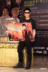 组图：潘玮柏8月推新专辑 自曝私下十分邋遢