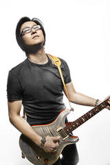 组图：汪峰温暖与纯真写真诠释生活态度