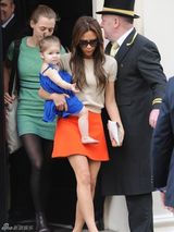 组图：母亲节盘点好莱坞女星与仔们的温馨瞬间