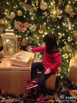 组图：众星欢乐庆圣诞 Angela可爱林志玲性感