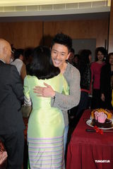 组图：汪明荃服务无线40年 无线高层设宴众艺人到贺