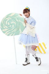 组图：台湾13岁女孩代言变辣妹 许雅涵将组新AKB48