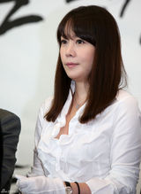 组图：东方神起昌珉与贤雅金正恩等出席宣传活动