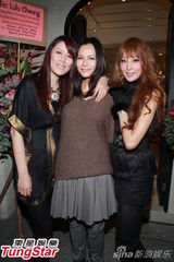 组图：琦琦叹老公忙碌 没时间为女儿庆生