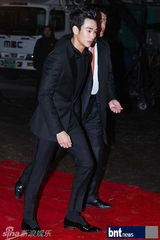 组图：金载沅孙丹菲等盛装亮相MBC演技大奖红毯