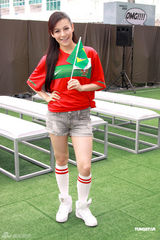 幻灯图：江若琳变身足球宝贝 否认与陈键锋交往