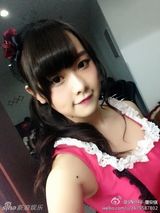 组图：美少女长发照撞脸李宇春