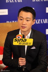 组图：佟大为亮相明星慈善夜 开心入围金马奖