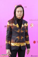 组图：吴君如力挺曾志伟 胡杏儿不急发展新感情