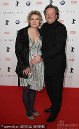 幻灯图：群星齐聚电影节之夜活动 布吉特举止出位