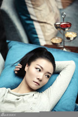 组图：《浮城谜事》齐溪有氧写真美丽绽放