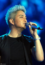 组图：《欢乐英雄》精彩现场 戴玉强周传雄等献演