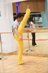 组图：韩庚吴建豪《星跳水立方》训练图片