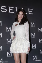 组图：陈慧琳蕾丝装优雅 徐濠萦单肩裙配皮手套