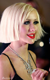 幻灯图集：克里斯蒂娜和妮可-里奇新年美艳PK