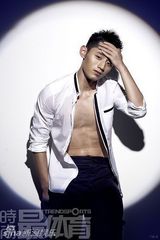 组图：血性藏獒张继科展男性阳刚魅力