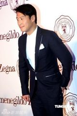 幻灯图：黎明明显发福苏有朋成熟蓄须出席男装活动