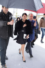 组图：章子怡巴黎寒冬秀美腿