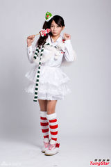 组图：15岁美萝莉许雅涵变圣诞白雪公主惹人爱