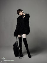 高清组图：文根英短发写真 秋装显成熟中性魅力