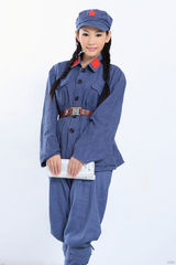 组图：徐黛妮唱歌拍戏两不误 新歌造型气质逼人