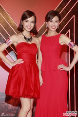 组图：李若彤李丽珍陈慧珊新剧将播 盛装赴首映