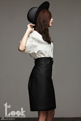 高清组图：韩星尹胜雅时尚写真 干练帅气秀美背