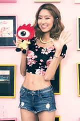 组图：韩团Dal shabet分享美腿秘诀 想当长寿团