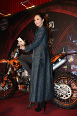 组图：吴佩慈帅气亮相水舞间 坦言好秀百看不腻