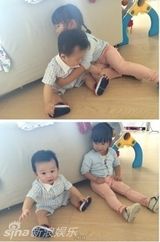 组图：陈浩民妻子晒儿女照 姐弟情深呆萌可爱