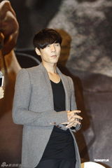 组图：元斌宣传《孤胆特工》 将行程安排给影迷