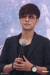 组图：罗志祥举行签唱会 发豪语称破纪录就全裸