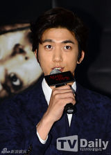 组图：成俊李秀赫等亮相《恐怖故事》试映会