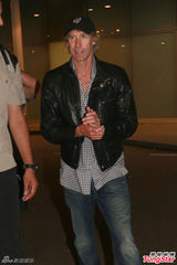 组图：变4导演与男主抵港 称赞李冰冰表现