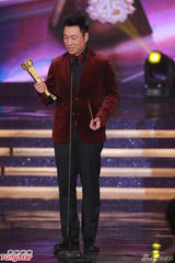 组图：黎耀祥凭《大太监》获最佳男主角 第三次封帝