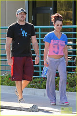 组图：布兰妮清新范儿现身 有男友陪伴满脸幸福