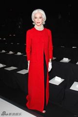 组图：彭丽媛入选《名利场》年度最佳着装榜