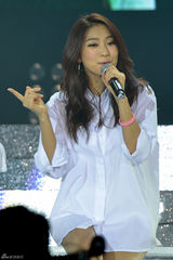 高清组图：SISTAR香港开唱 短裙透视性感爆乳