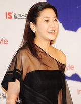 幻灯图：百想艺术奖 高贤贞凭《善德女王》获大奖